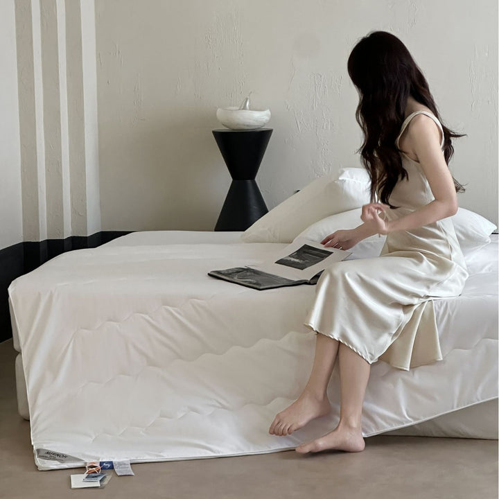 Satin Schräggeschnittenes Slip Midi Kleid