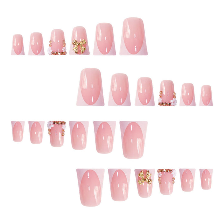 Dekorative Nagelkunst mit glitzerndem Bogen Karnz