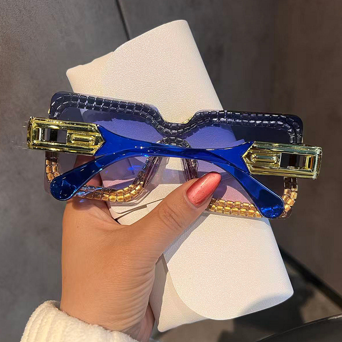 Damen Modische Oversized-Sonnenbrille mit funkelndem Kristallbesatz Karnz