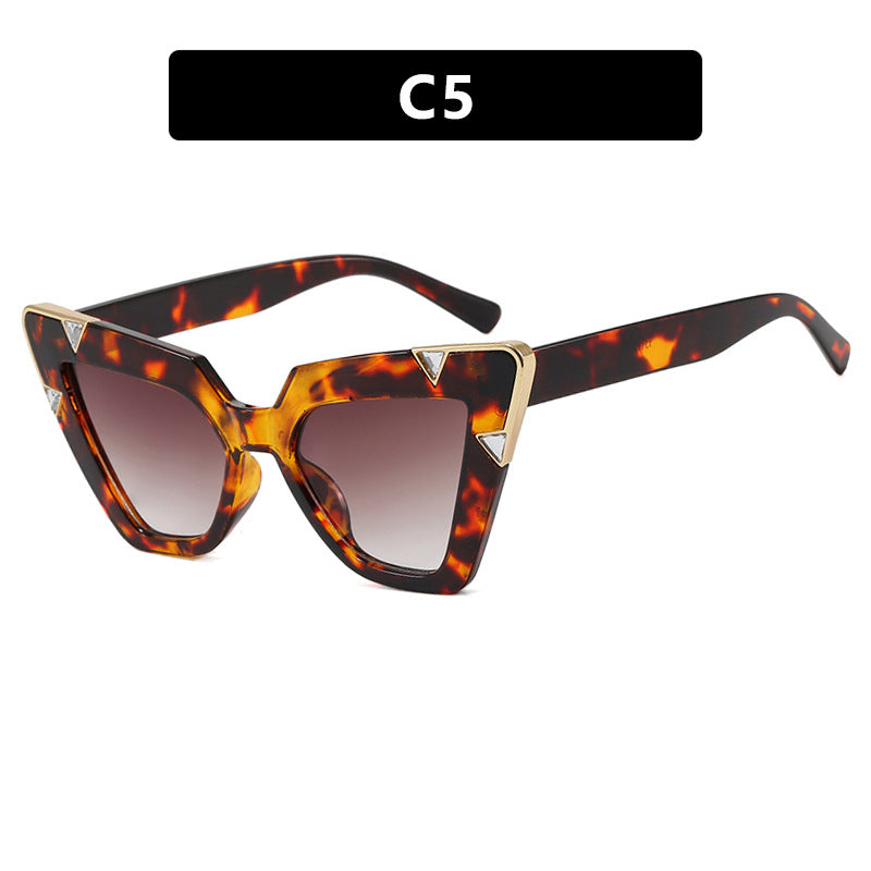 Damen Cat-Eye Sonnenbrille mit luxuriösem Motiv und schützendem UV-Filter Karnz