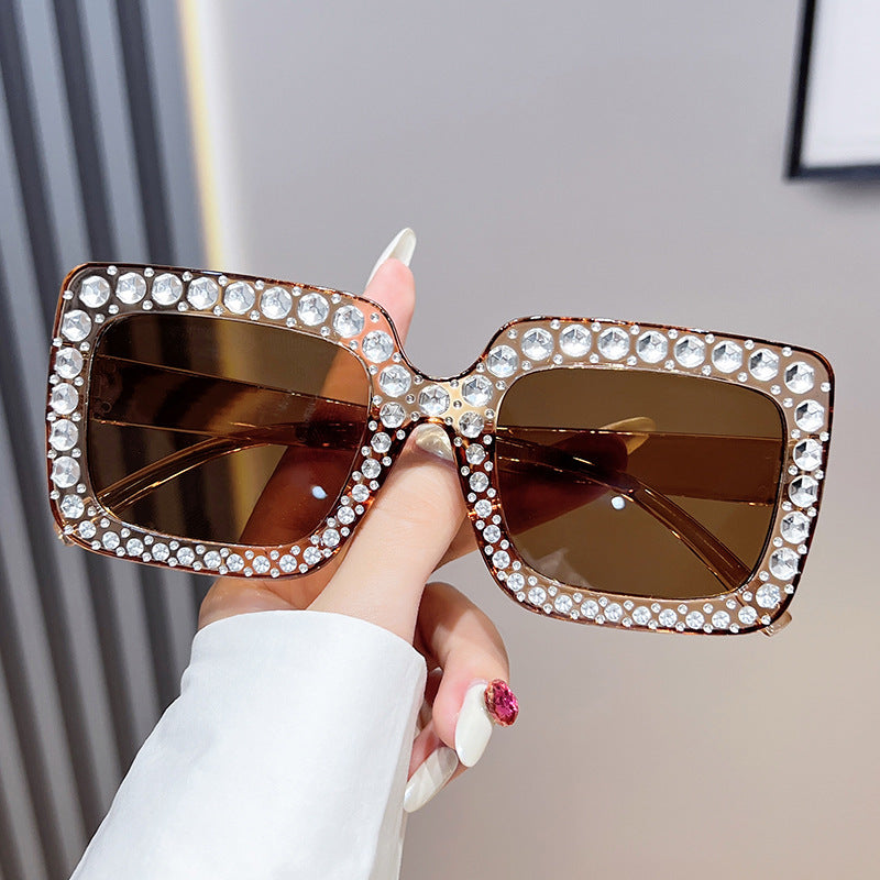 Glamouröse mit Strass verzierte quadratische Sonnenbrille Karnz