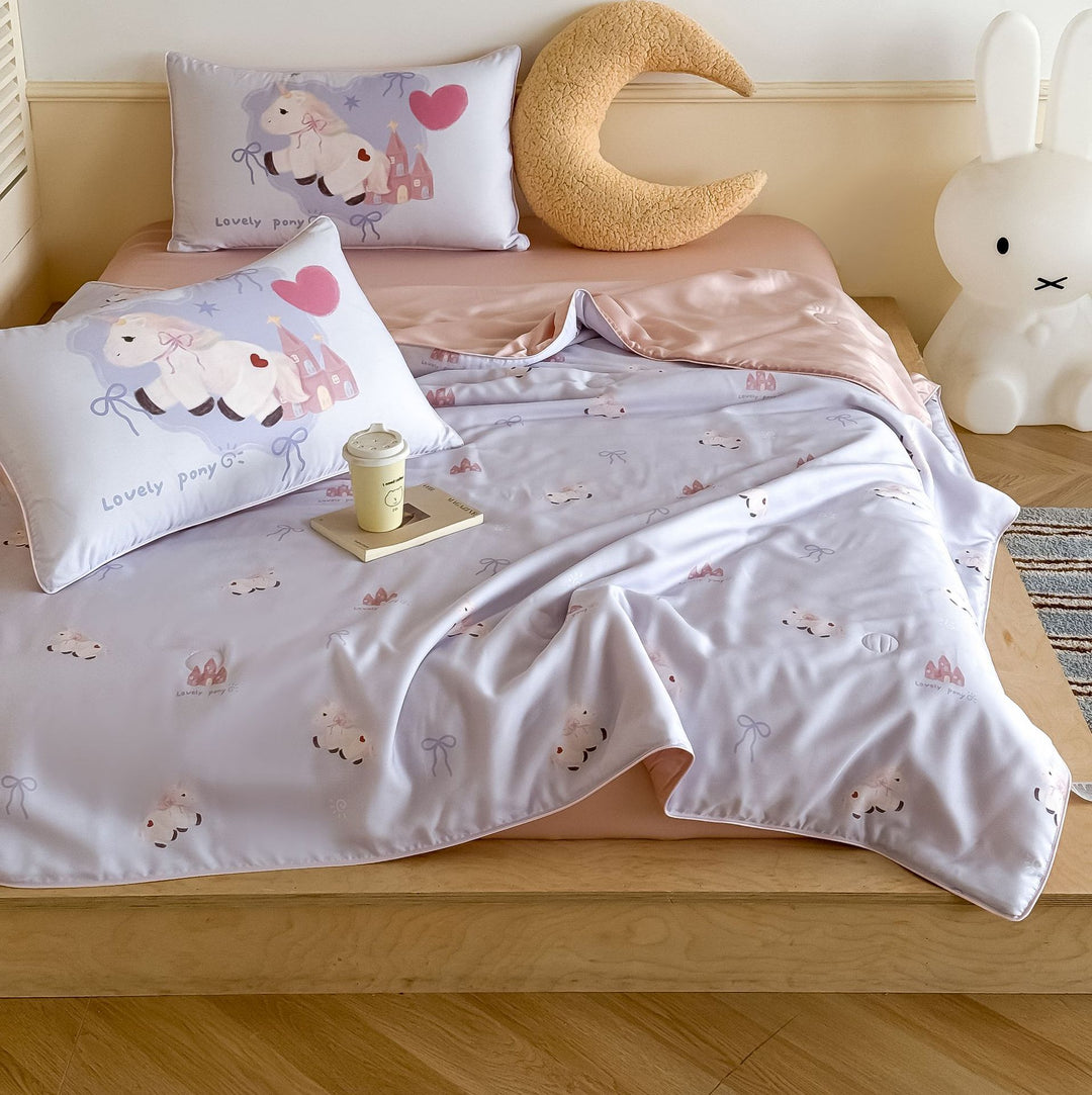 Mädchenhaftes Bettwäscheset mit Kaninchen-Illustration und satinierter Paspel