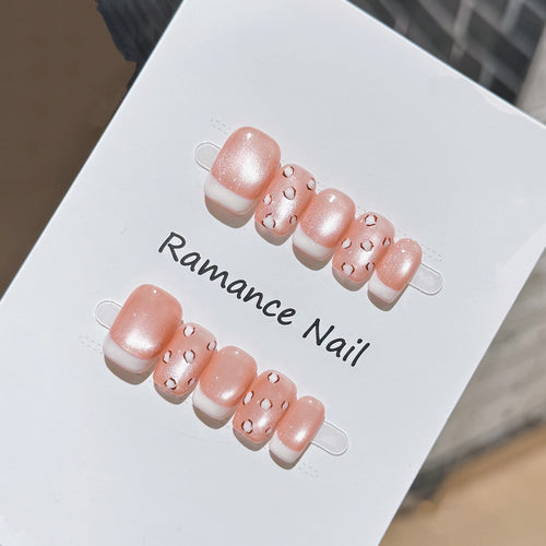 Elegantes Press-On Nagelkunst Set Karnz