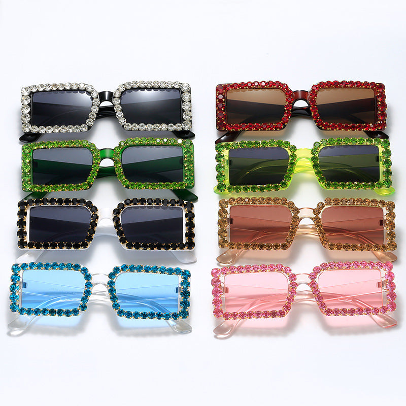 Damen modische Sonnenbrille mit glitzernder Rahmenverzierung Karnz