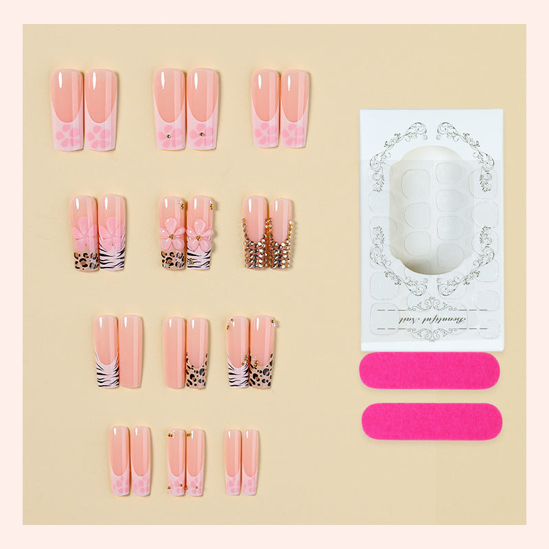 Elegantes dekoratives Press-On-Nagelset Karnz 1788495542