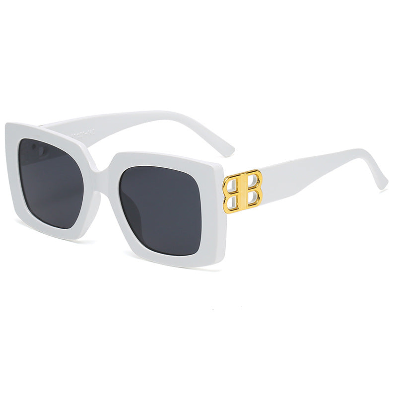 Damen oversized Sonnenbrille mit elegantem Design und luxuriösen Details Karnz