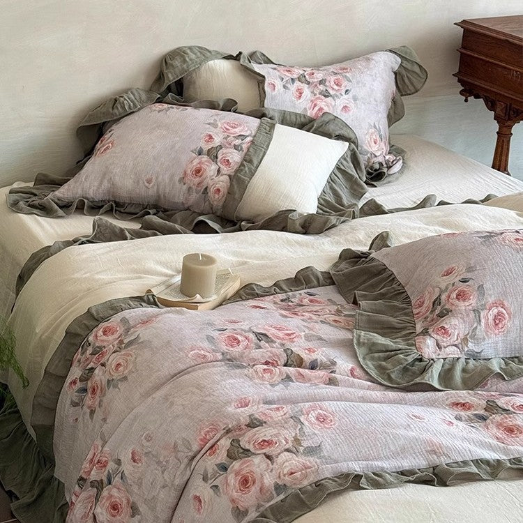 Cottage-Style gewaschenes Leinen Blumen Rüschen Bettbezugset mit dekorativen Kissenbezügen & tiefem Rock