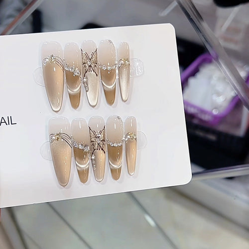 Künstlerisches Schmetterlings- und Perlenverziertes Press-On-Nagelset Karnz
