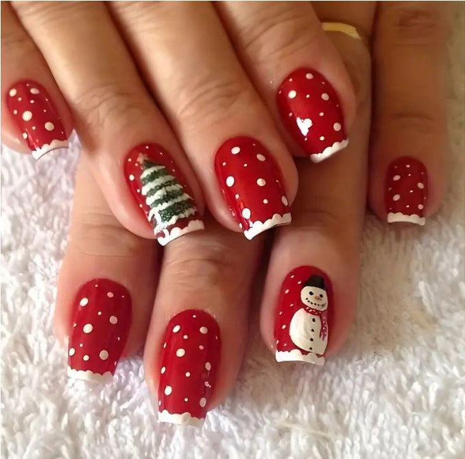 Künstlerische winterliche Nail Art Karnz