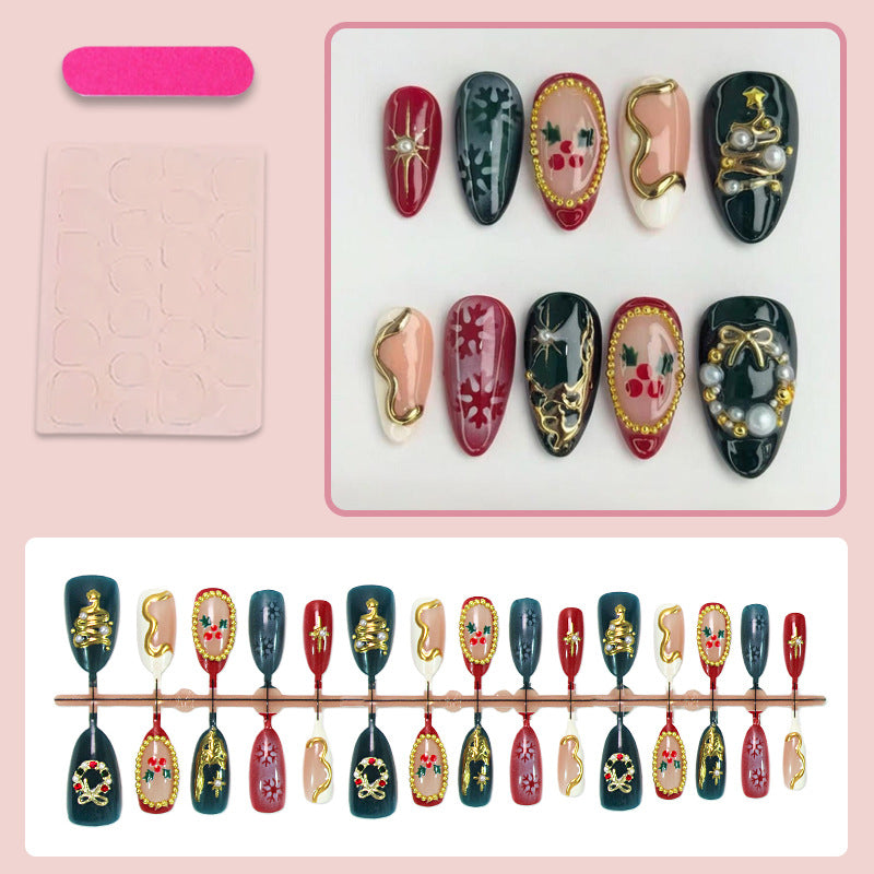 Kunstnagelset mit eleganten Weihnachtsmotiven und luxuriösen Verzierungen Karnz