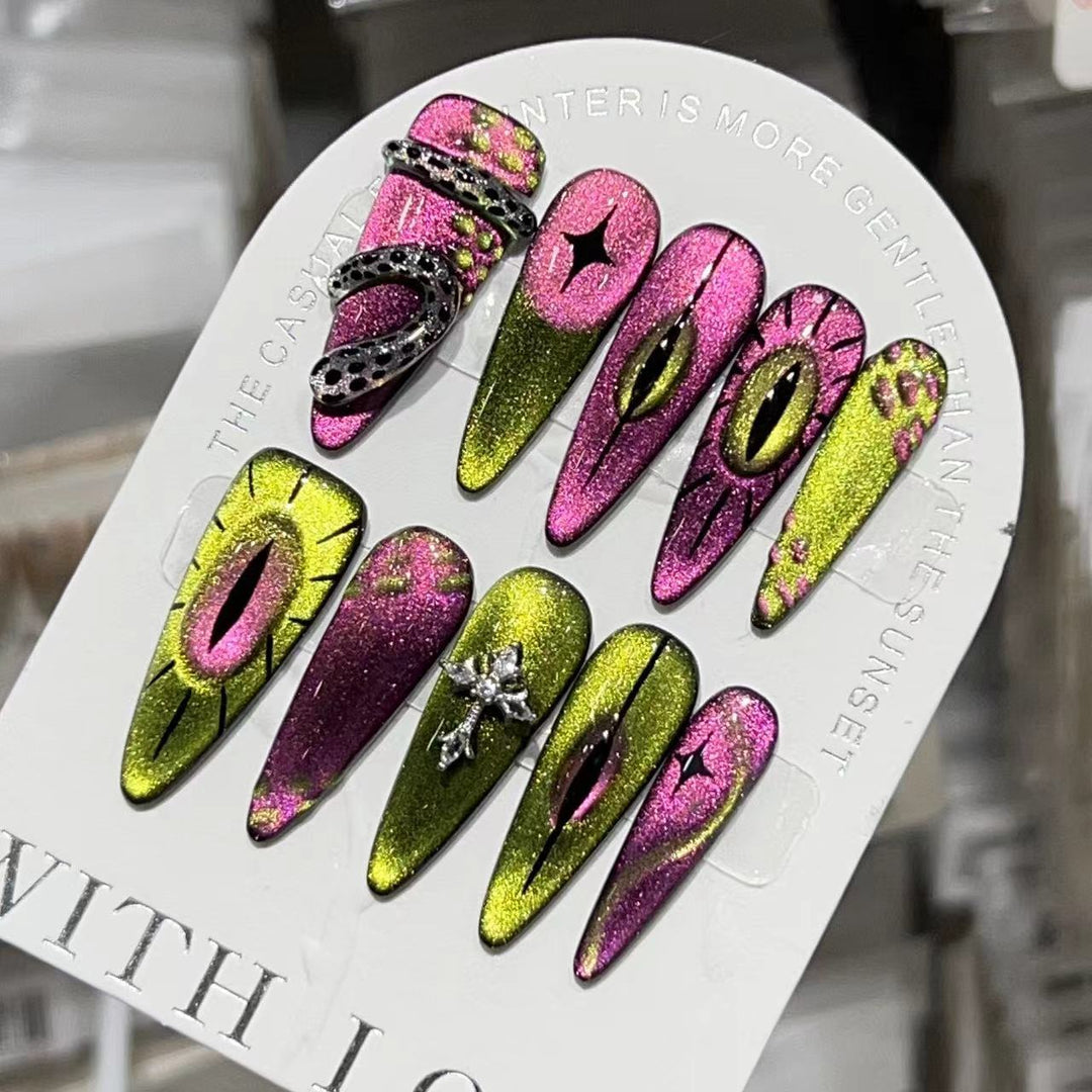 Dekorativer Floral Stiletto Press-On Nail Set Karnz