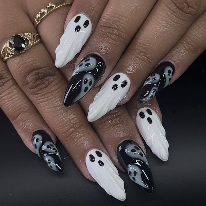 Halloween-Themen Press-On-Nagelset mit Geisterdesigns Karnz