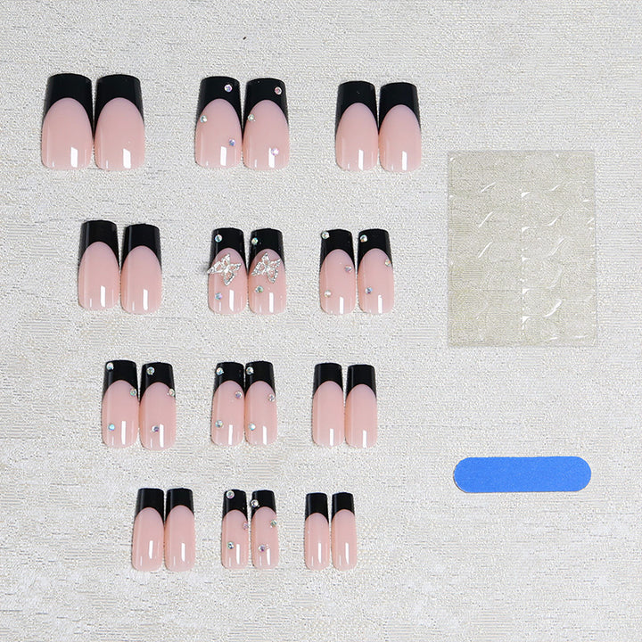 Künstliche Nageltips mit eleganten Design Karnz