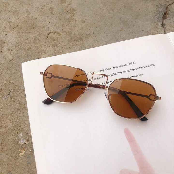 Vintage-inspirierte geometrische Rahmen-Sonnenbrille Karnz