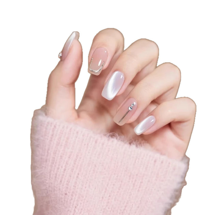 Premium Press-On Nagelkunstset mit elegantem French Tip Design