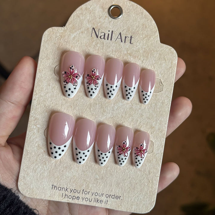 Dekorativer Floral-Akzent Press-On Nagelset Karnz