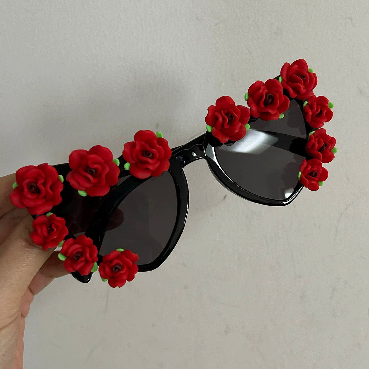 Damen Sonnenbrille mit floralen Details Karnz