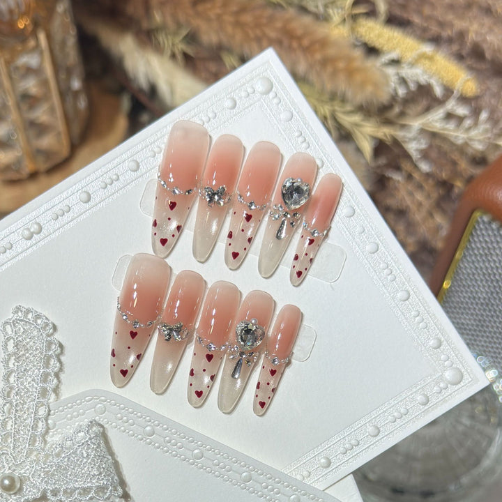 Dekorative Nagelkunst Karnz