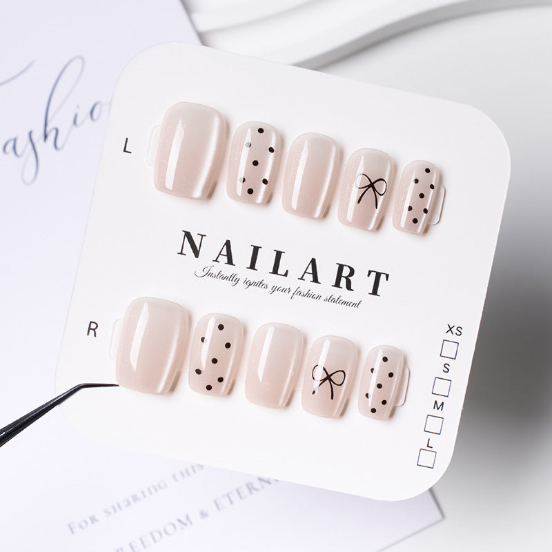 Chic Minimalist Press-On Nail Set Karnz