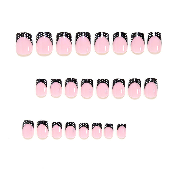 Stylisches French Tip Nagelkunst-Set Karnz