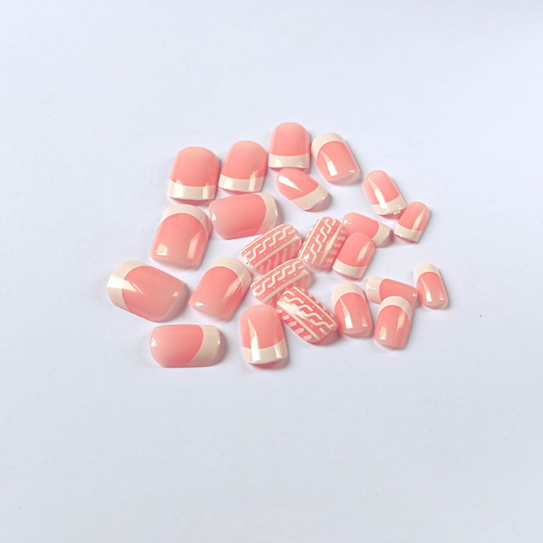 Elegantes French Tip Nageldesign-Kit