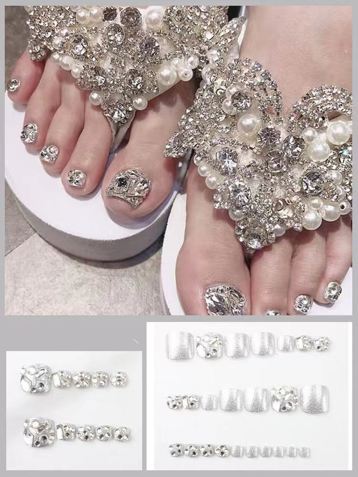 Glamouröse Flip-Flops mit Strass und Perlen Karnz