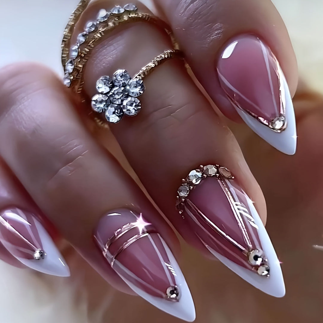 Elegante Nagelkunstverlängerungen Karnz