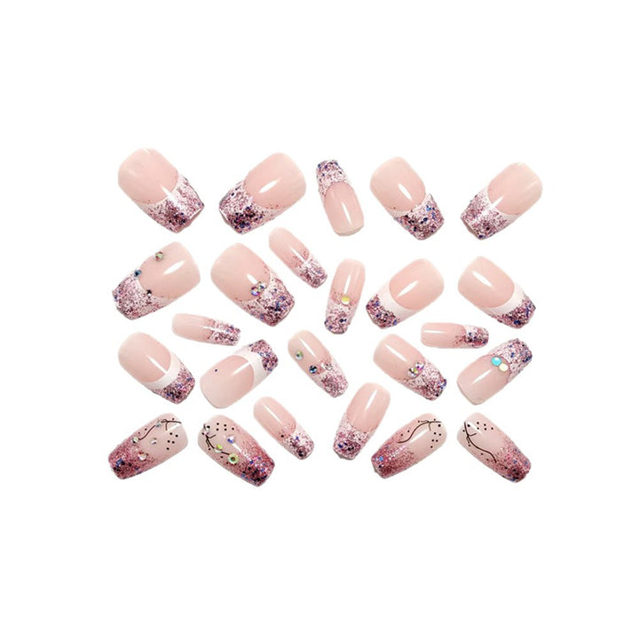 Glamouröse Kunstnägel mit Glitzer- und Strassverzierungen Karnz