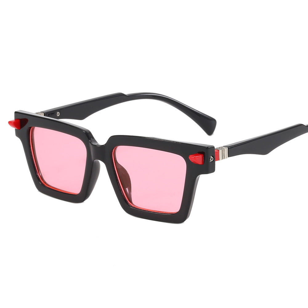 Damen modische Sonnenbrille mit einzigartigen geometrischen Akzenten Karnz