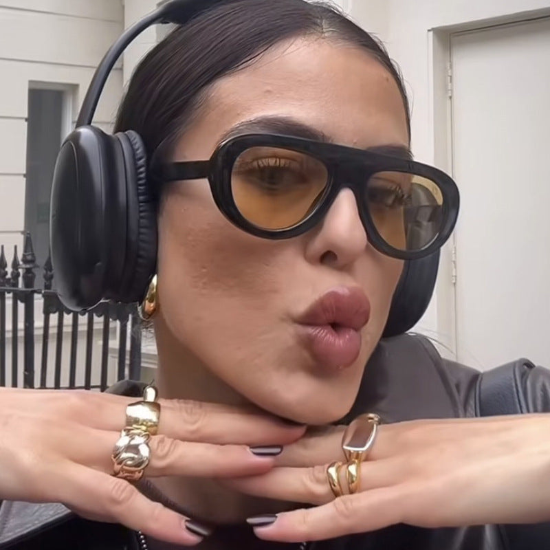 Damen stylische Sonnenbrille mit einzigartigem futuristischen Design Karnz