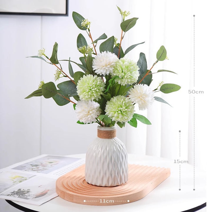 Dekorative Blumenarrangement mit stilvase