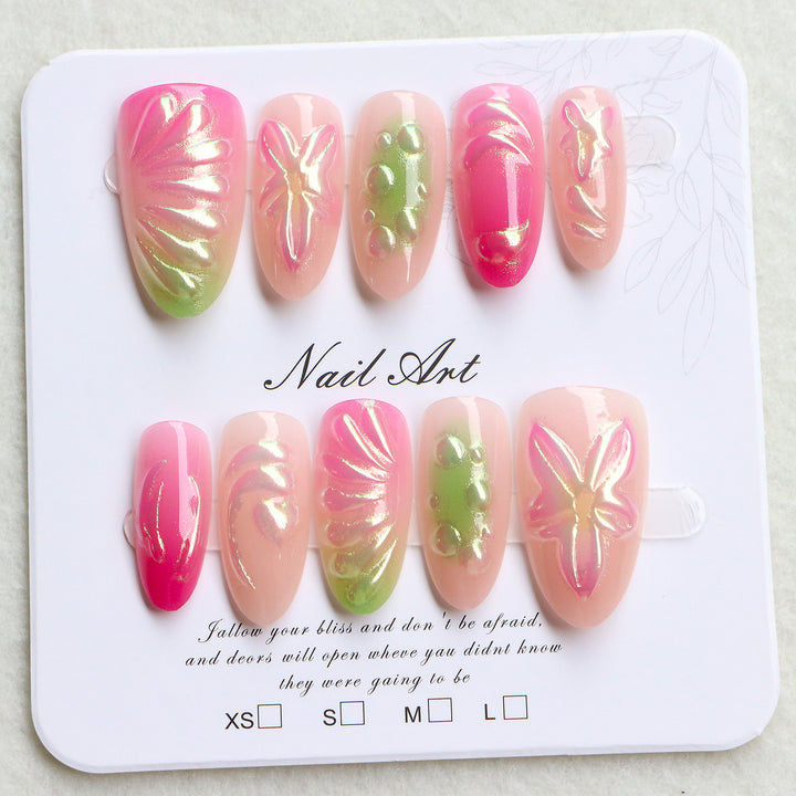 Künstlerische Nagelkunst Karnz