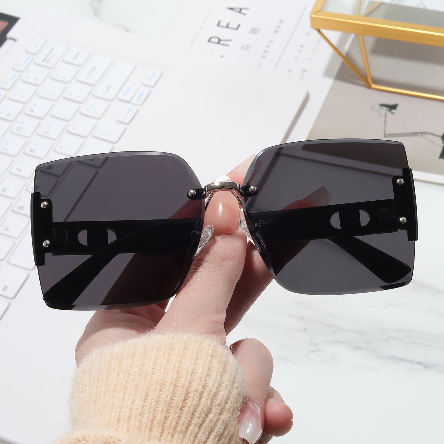 Damen Hochwertige rechteckige Sonnenbrille mit modischem Metallrahmen Karnz