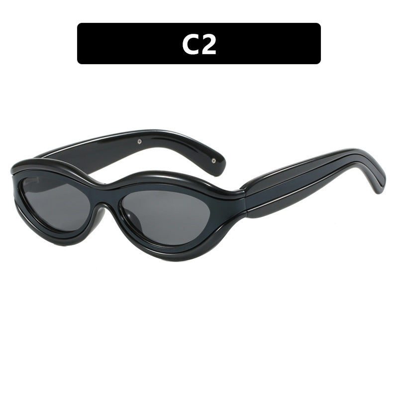 Damen stilvolle Sonnenbrille mit modischem Schwung Karnz