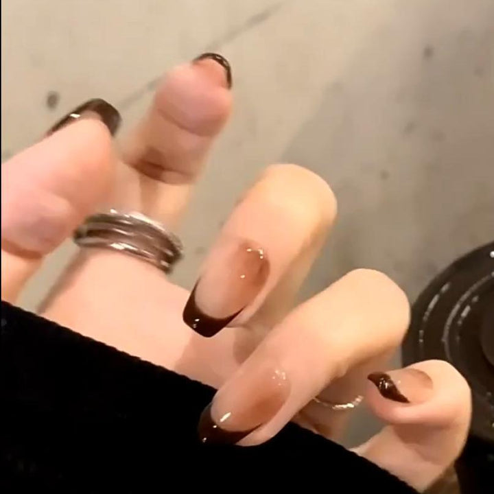 Kunstnägel Im Modernen French-Look mit Glanz Karnz