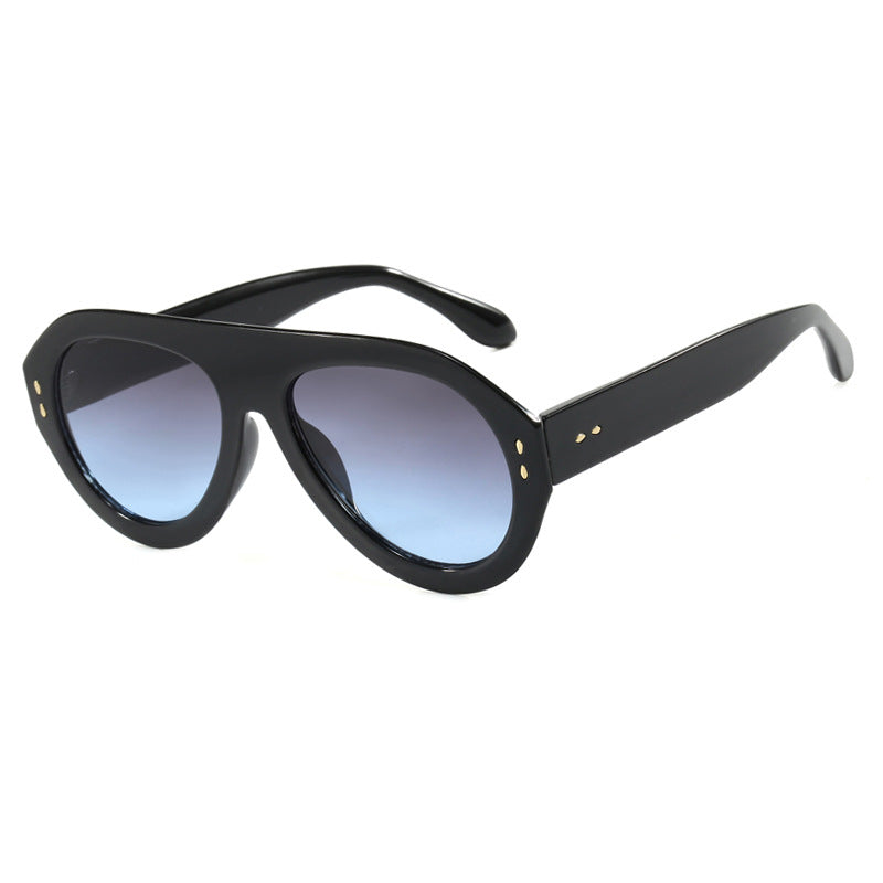 Damen modische Sonnenbrille mit extravagantem Design Karnz