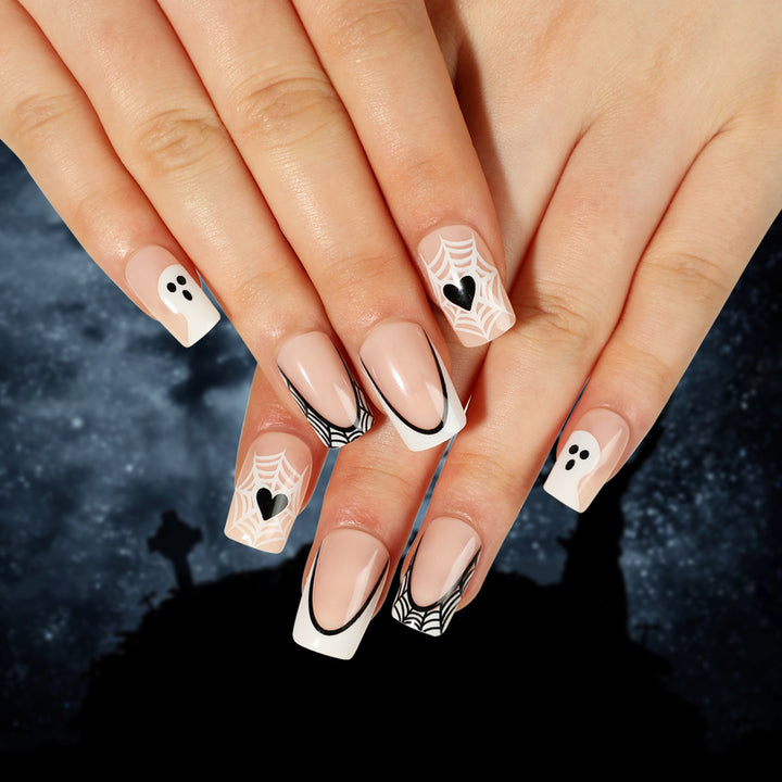 Kunstvolle Nagelausgestaltung Karnz