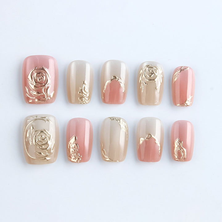 Elegantes Floral Press-On Nagelkunst Set Karnz
