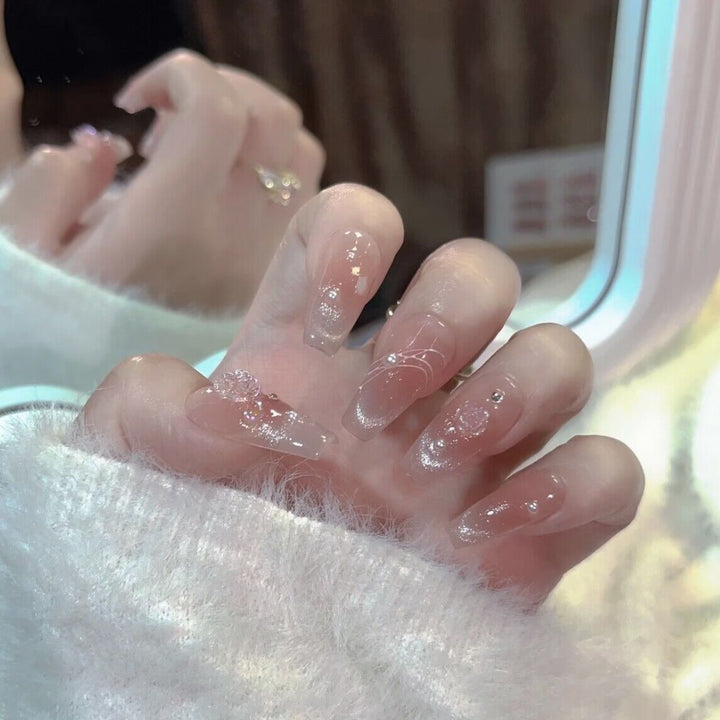 Luxuriöses Künstlerisches Press-On Nagelset Karnz