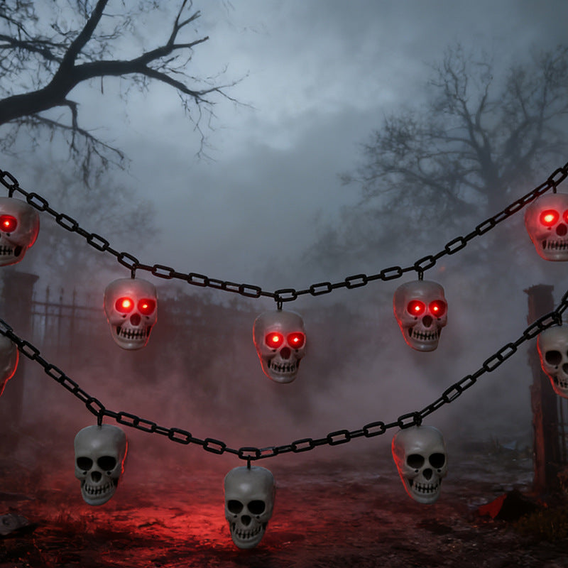 Gruselige Halloween Lichterkette mit Totenköpfen