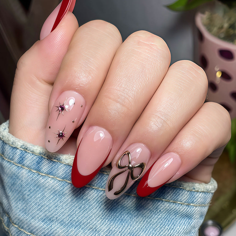 Designer Kunstnagelset mit elegantem Spitzen-Design Karnz