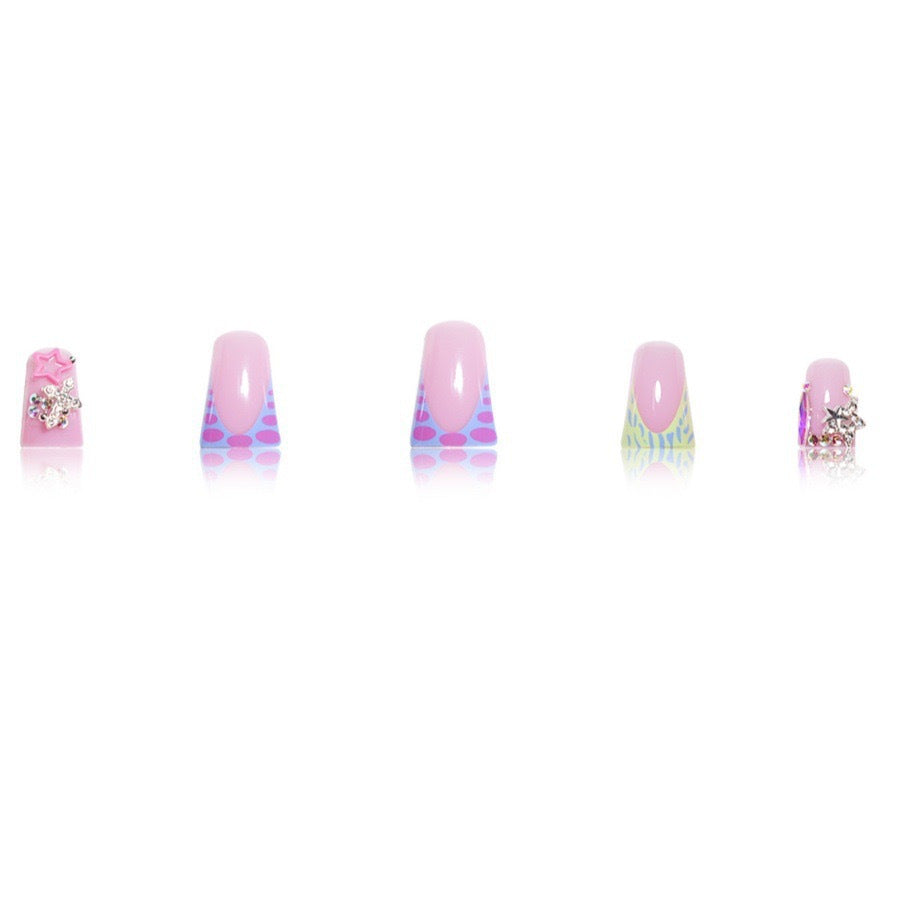 Dekoratives Stiletto Press-On Nail Art Set Karnz