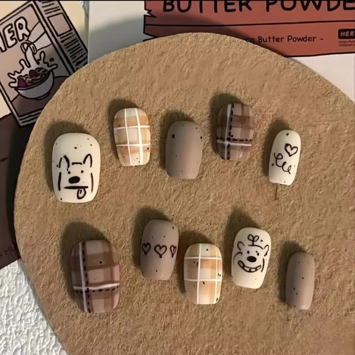 Künstlerisches Press-on-Nagelset mit einzigartigen Charakterdesigns Karnz