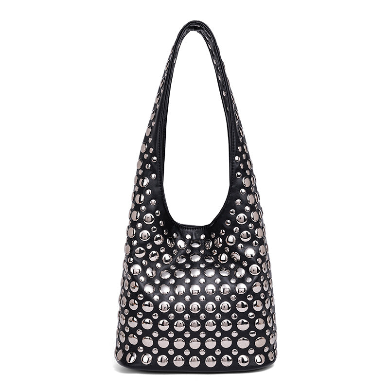 Nietenleder Schultertasche Karnz