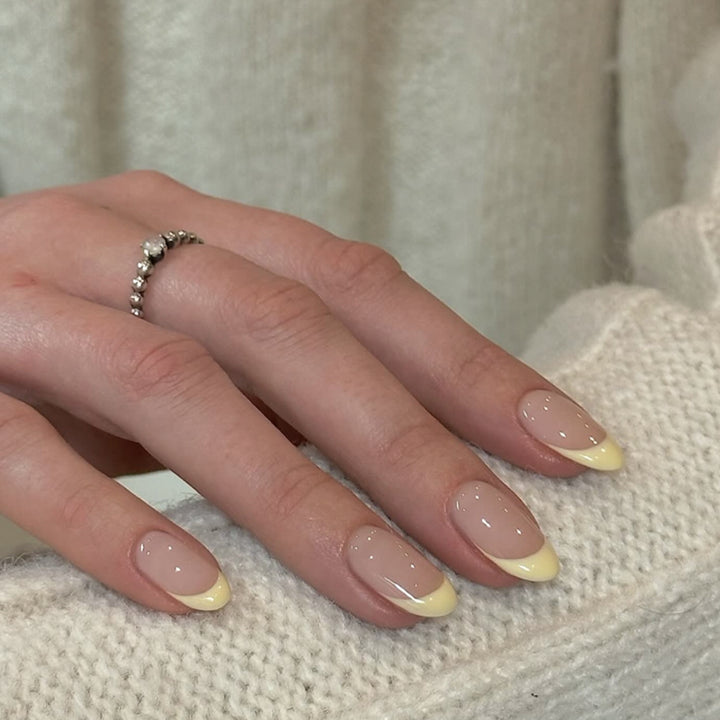 Elegante Nagelkunst mit Farbverlauf und Glanz Karnz