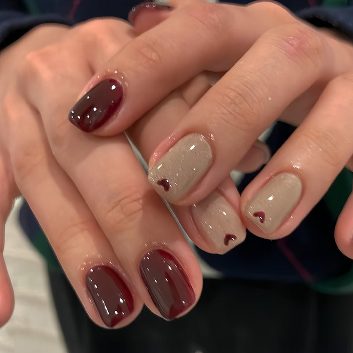 Künstlerisches Herz-Design Press-On Nagelkunst Karnz