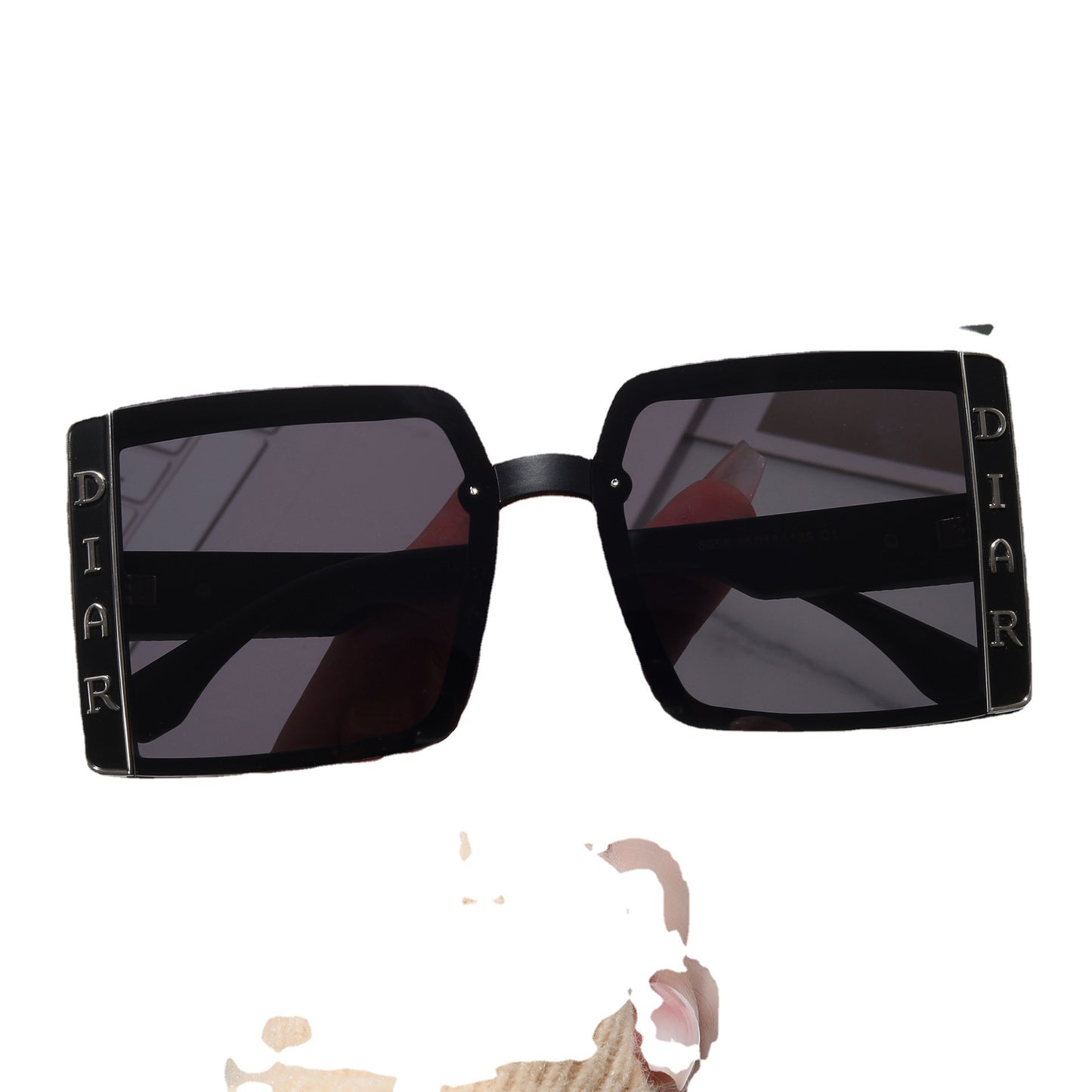 Damen Sonnenbrille im modernen quadratischen Design Karnz