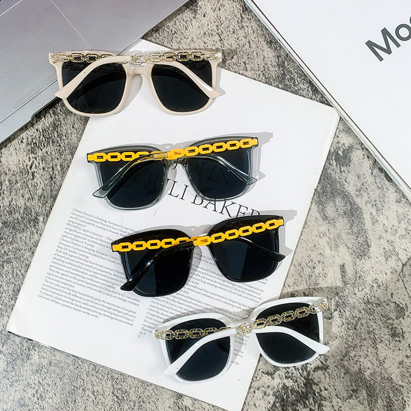 Damen extragroße Sonnenbrille mit modischem Kettenrahmen Karnz