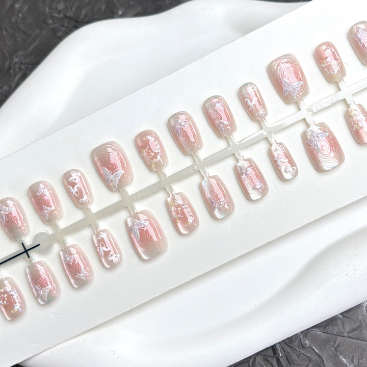 Dekorative Schmetterlingsverzierte Press-On Nagelkunstset