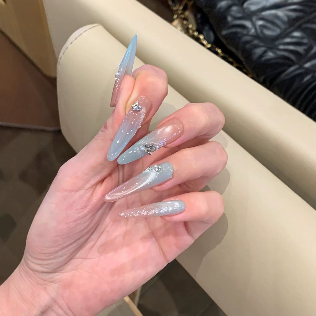 Künstlerische Ombre Stiletto Nagelverlängerungen